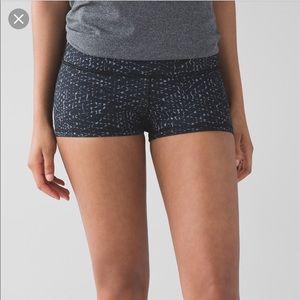 lululemon 🍋boogie shorts roll down